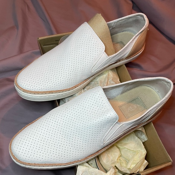 💥UGG White Sz 9 Adley Slip On Sneakers💥